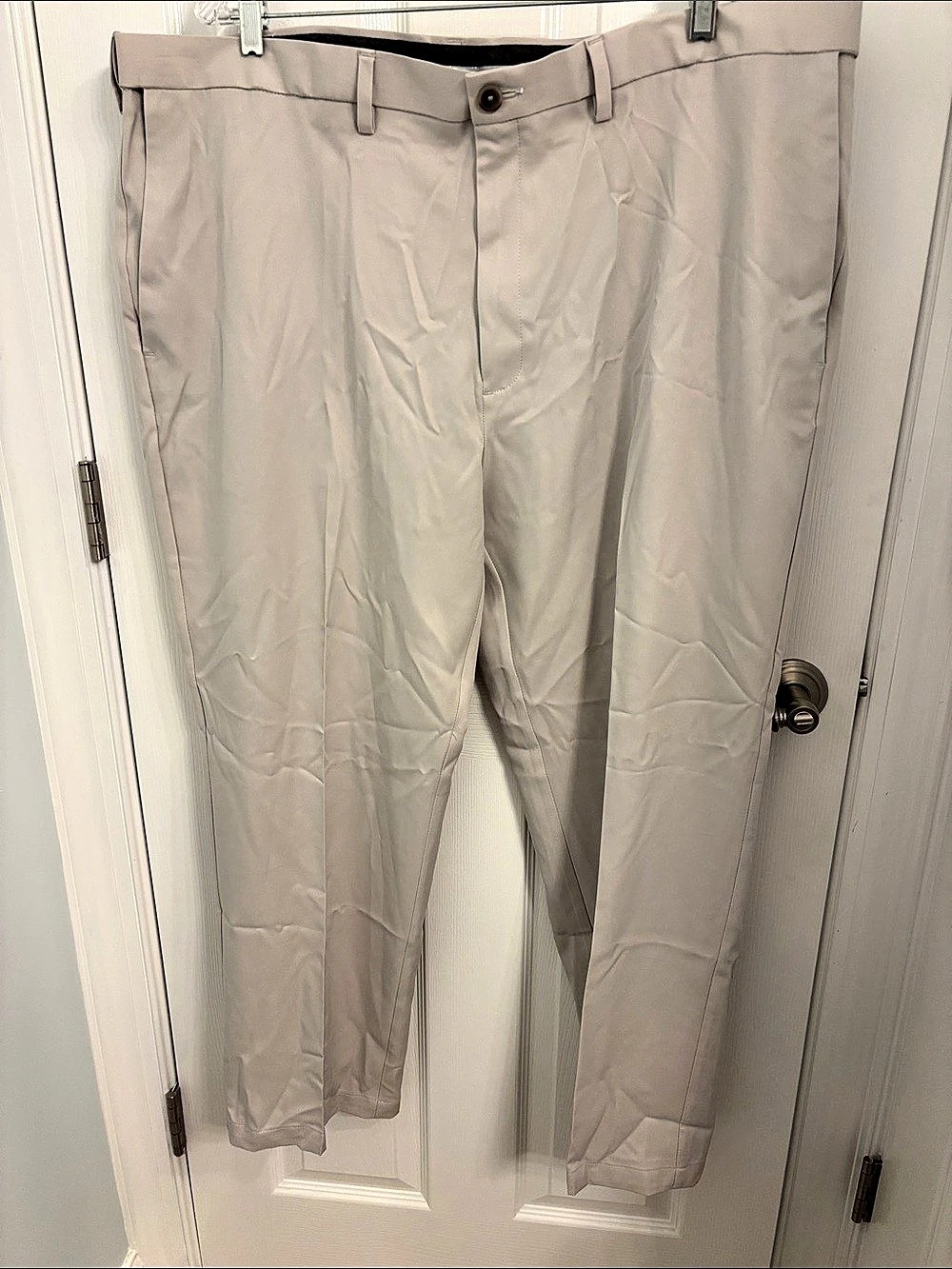 Haggar Cool 18 Pro Classic Fit Dress Pants Beige Waist 44 x 29 Like New